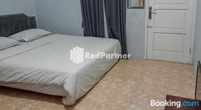 Eulis Hostel Syariah RedPartner