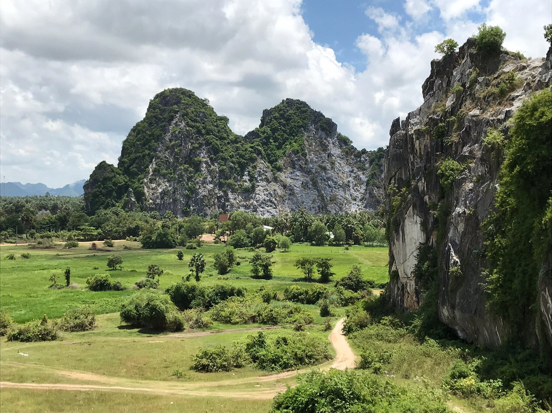 Phnom Kampong Trach Cave景点图片