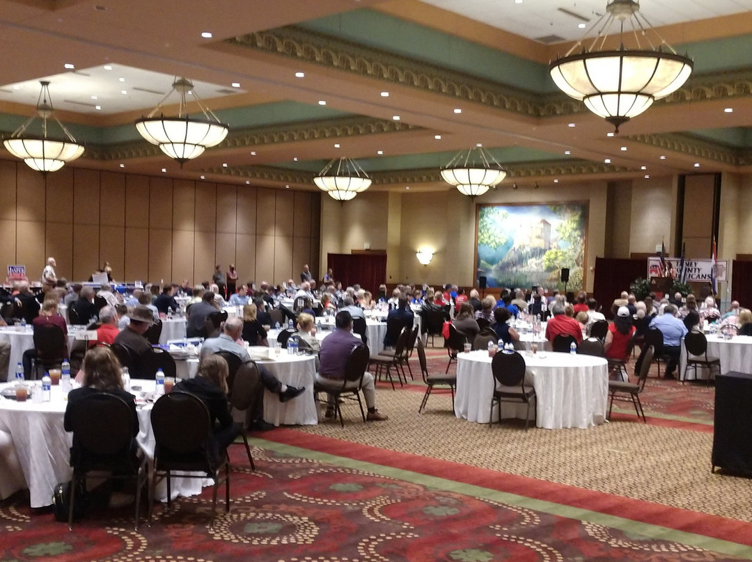 Chateau on the Lake Resort Spa & Convention Center主图