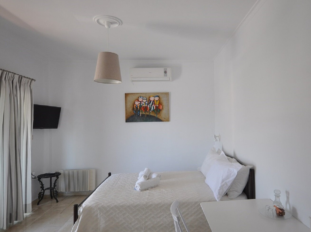 Katrina Studios & Apartments主图