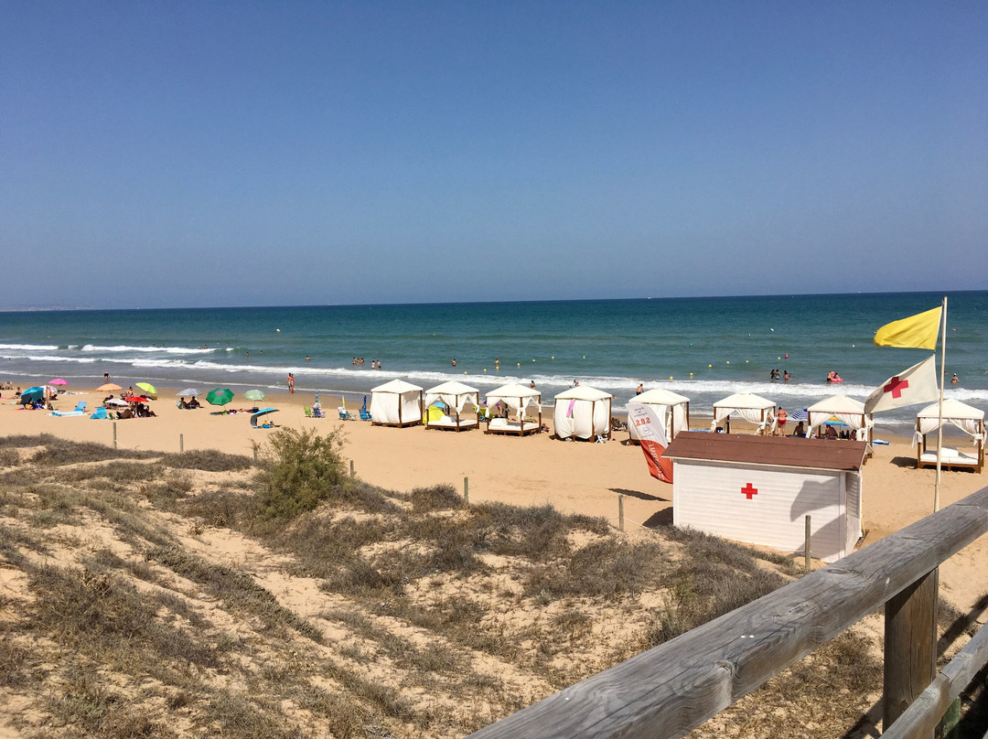 Playa El Moncoyo景点图片