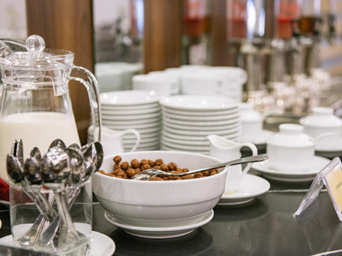 西方天际线酒店主图