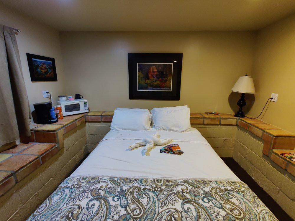 鲍威尔湖汽车旅馆主图