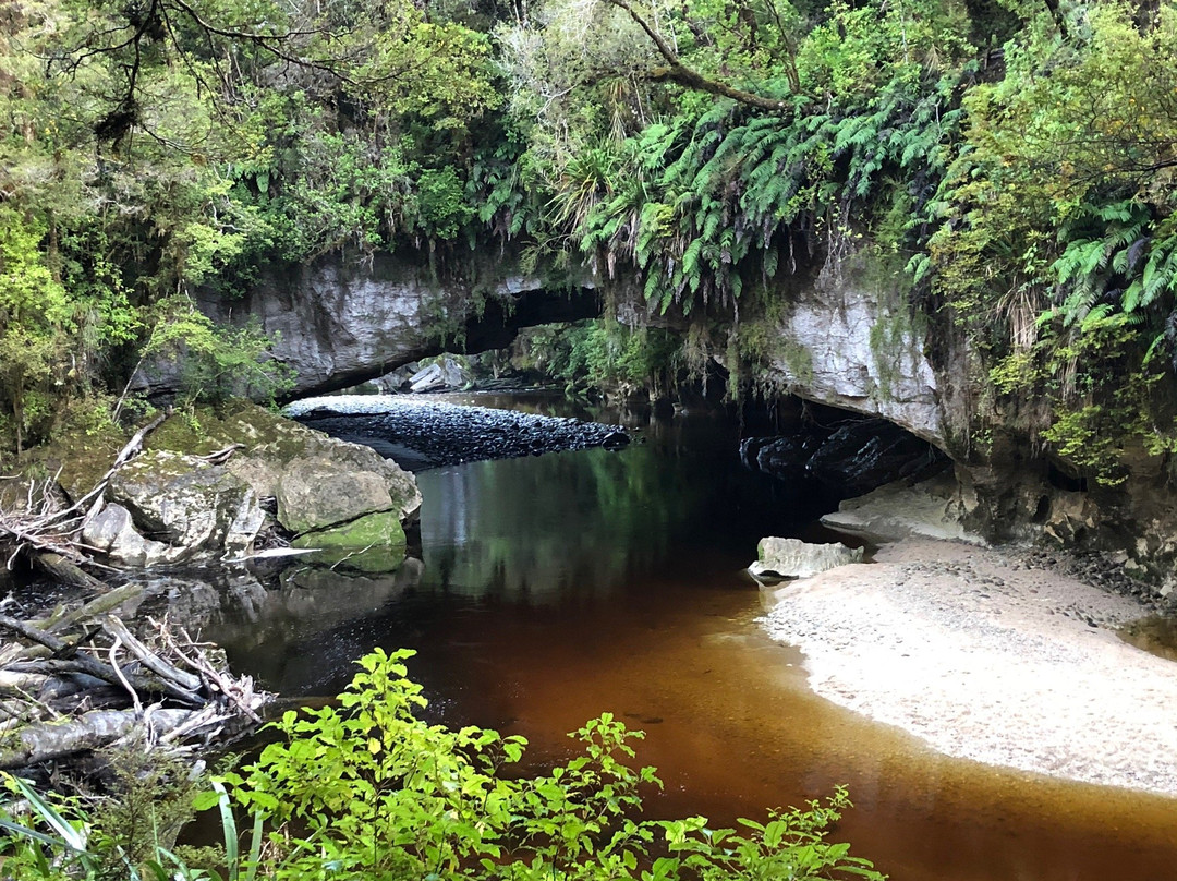 Moria Gate Mirror Tarn Loop景点图片