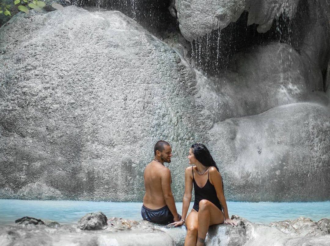 Aguinid Falls-参波恩必去景点