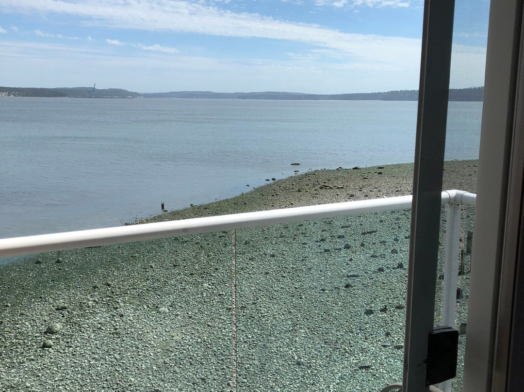 Tides Inn & Suites主图