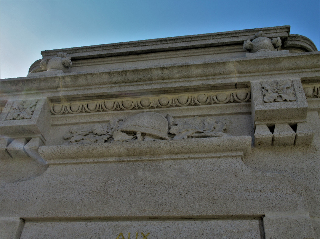 Monument communal景点图片
