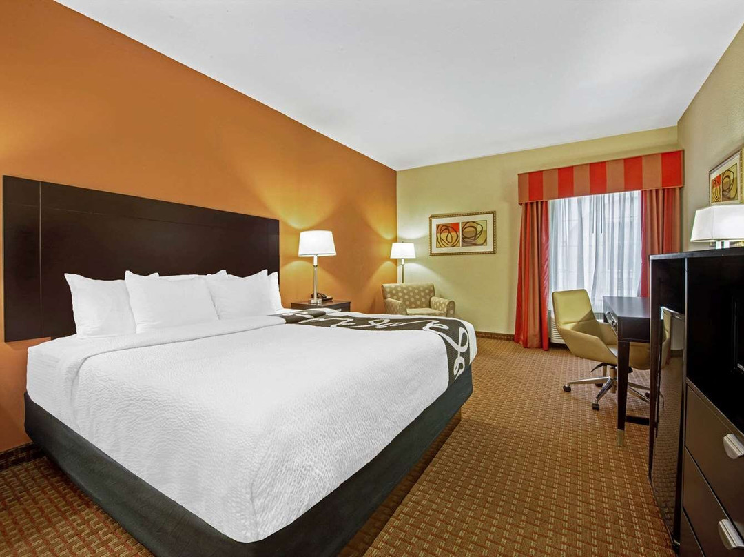 La Quinta Inn & Suites by Wyndham Port Arthur主图