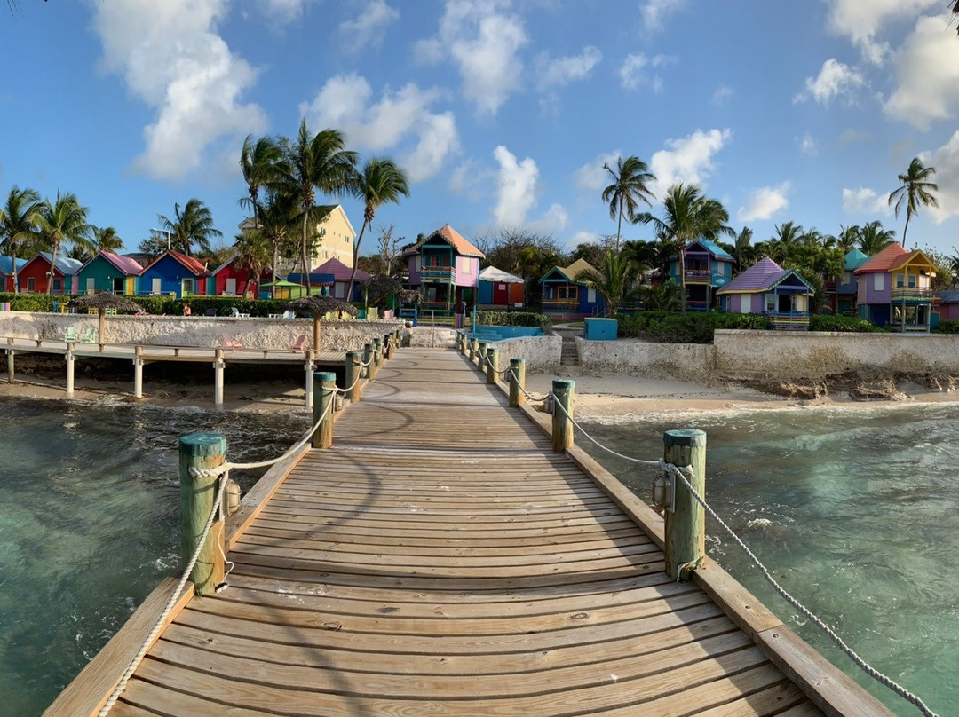 Compass Point Beach Resort主图