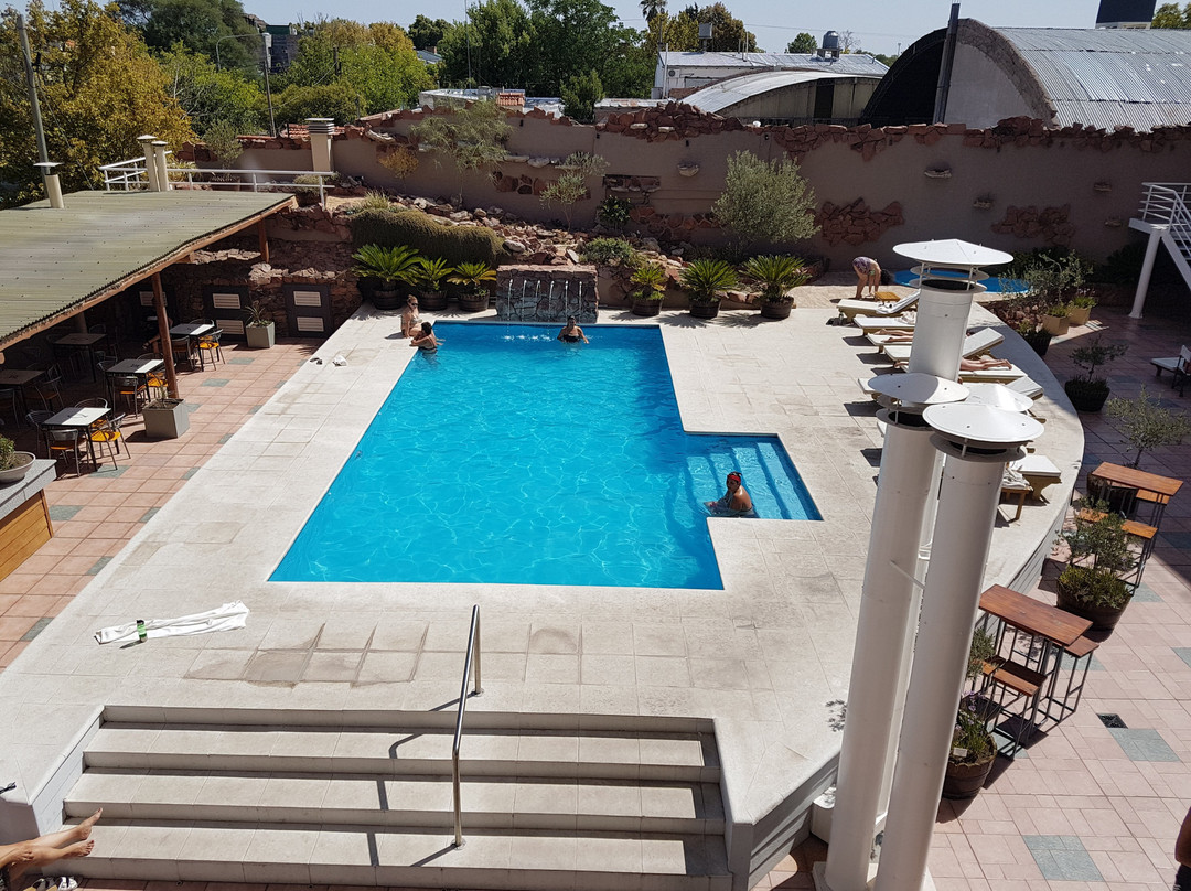 Hotel Tower Inn & Suites主图