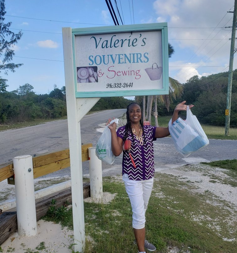 Valerie's Souvenirs and Sewing-Governor's Harbour必去景点