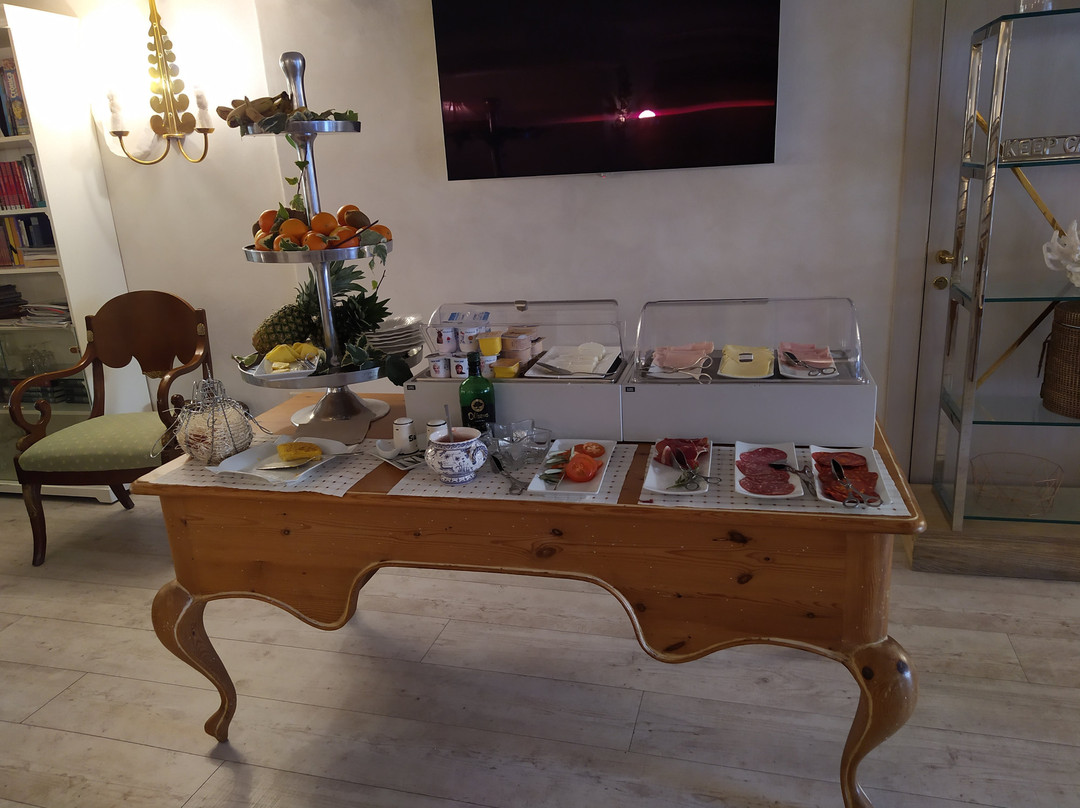 玛利亚路易莎酒店主图