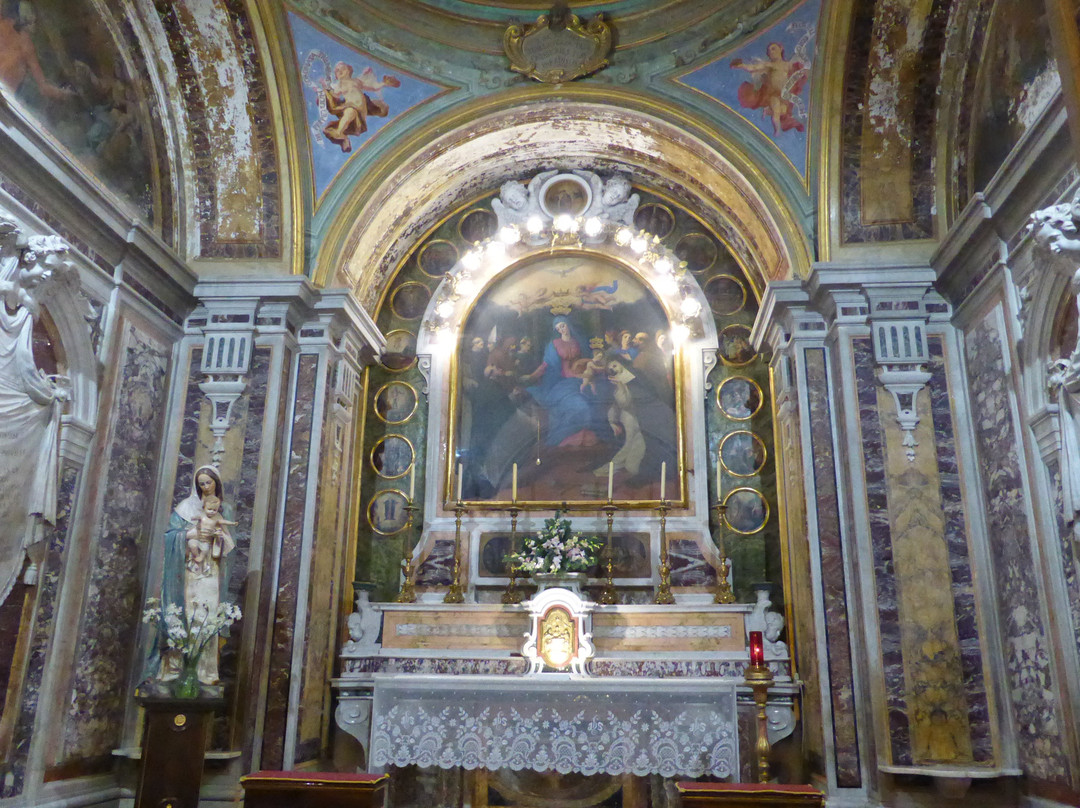 Basilica della SS. Trinità-Piano di Sorrento必去景点