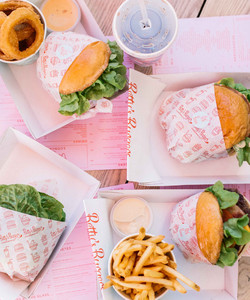 Betty's Burgers餐厅图片