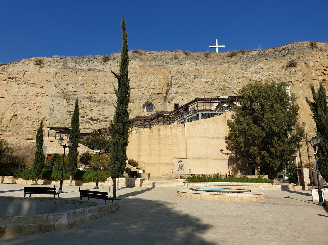Chrysospiliotissa Church-Deftera必去景点