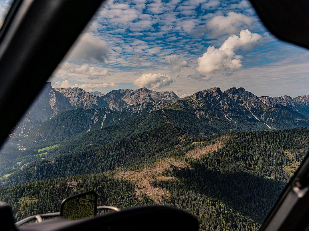 KronAir Helicopters-瓦尔道拉必去景点