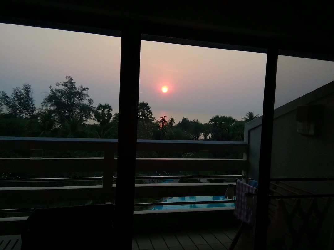 丽晶查安海滩假日酒店主图