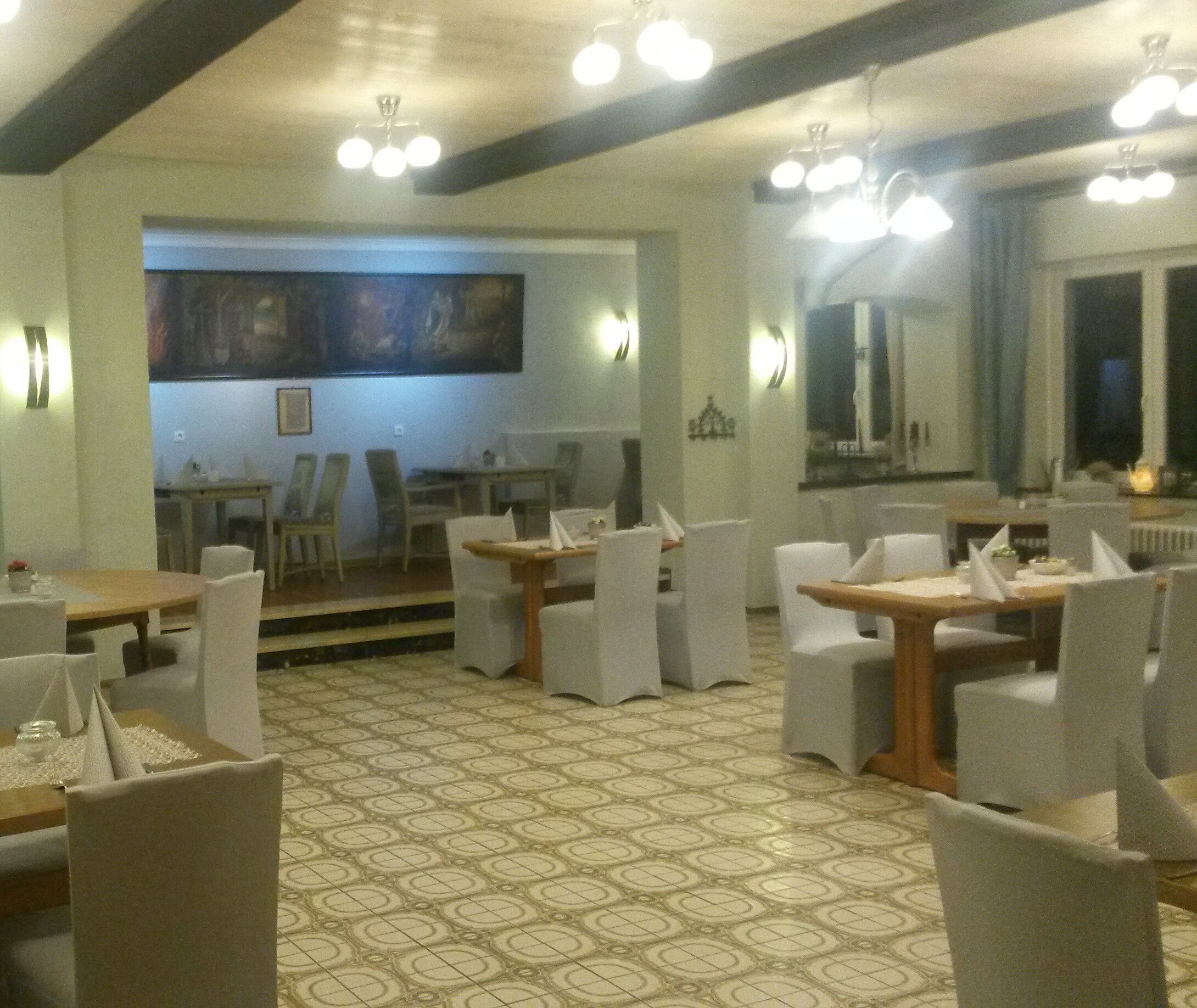 Hotel Zur Burg Sternberg GmbH & Co. KG-餐饮