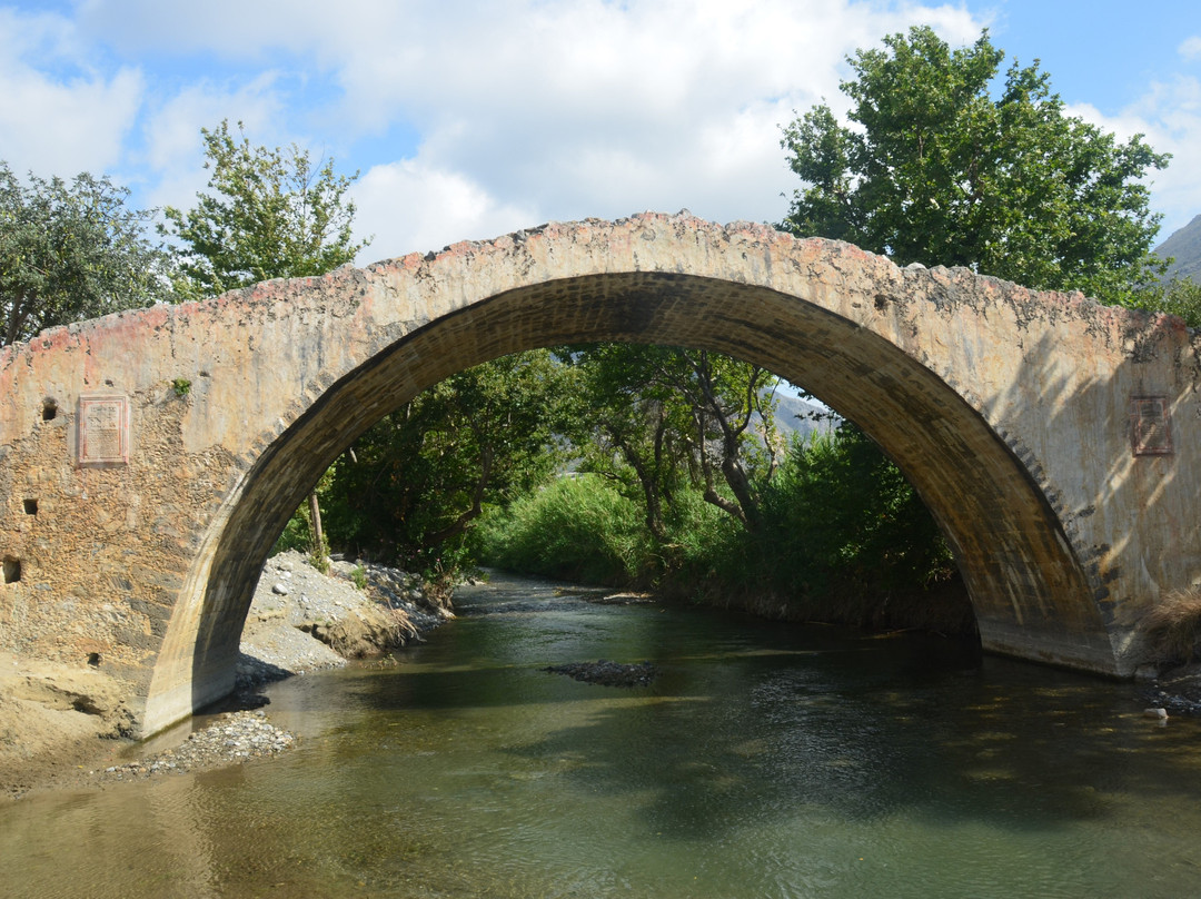 Venician Bridge-Agios Vasilios必去景点