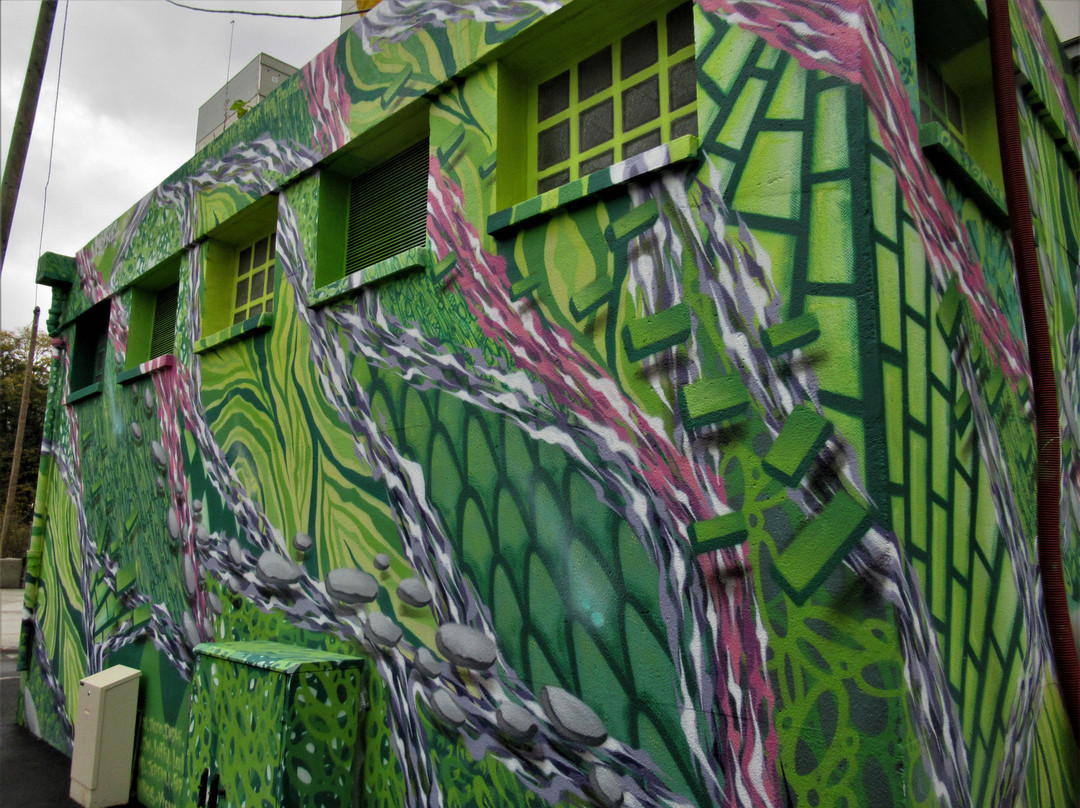 Fresque "Girafe jaune"景点图片