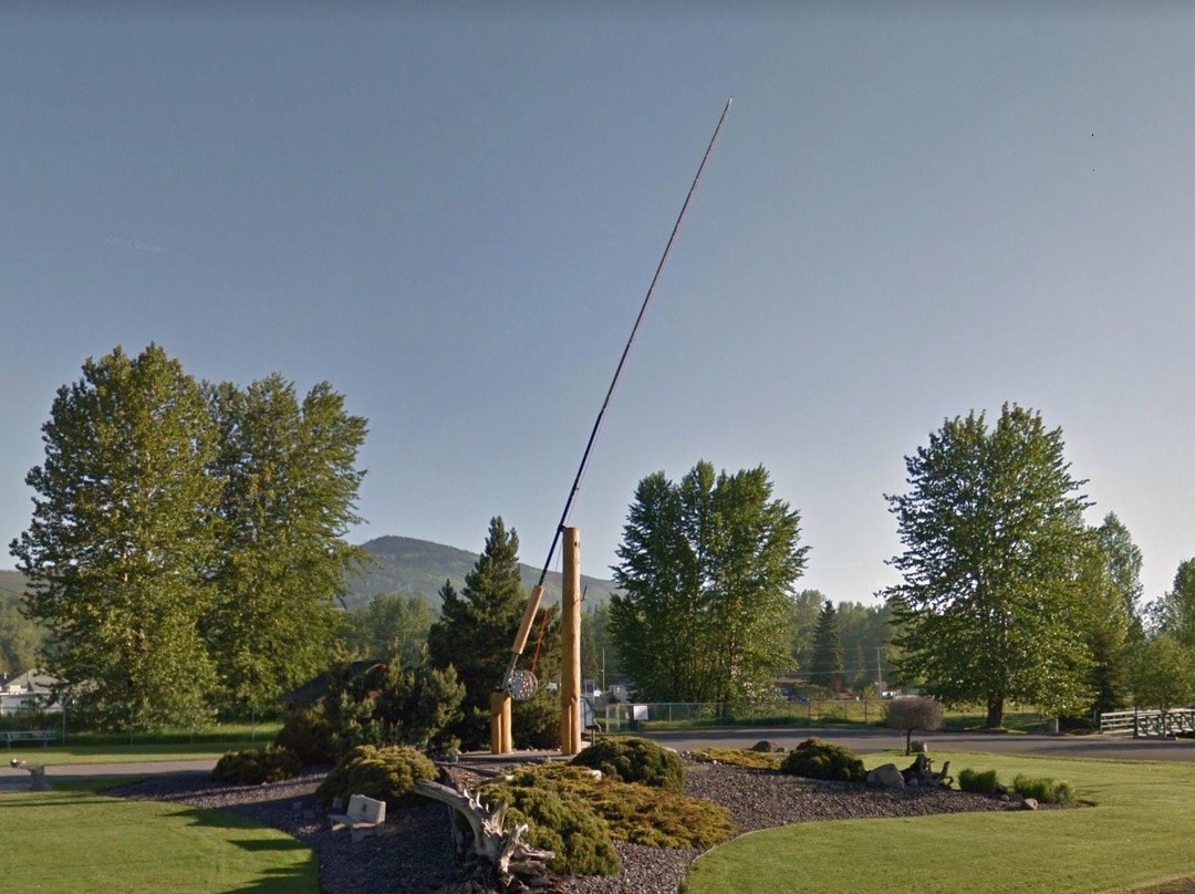 Topley旅游景点-World's Largest Fly Rod