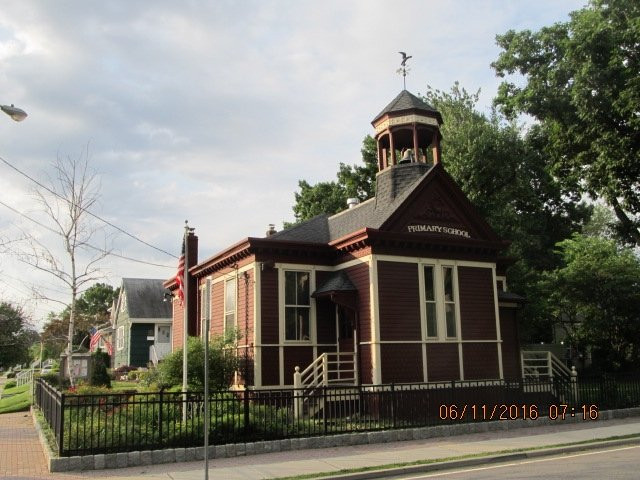 Lyndhurst Historical Society  - Little Red Schoolhouse景点图片