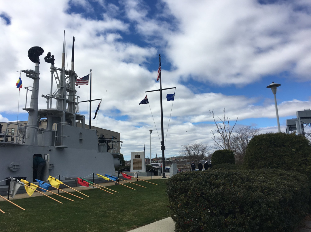 格罗顿旅游景点-US Submarine Veterans of WWII National Memorial East