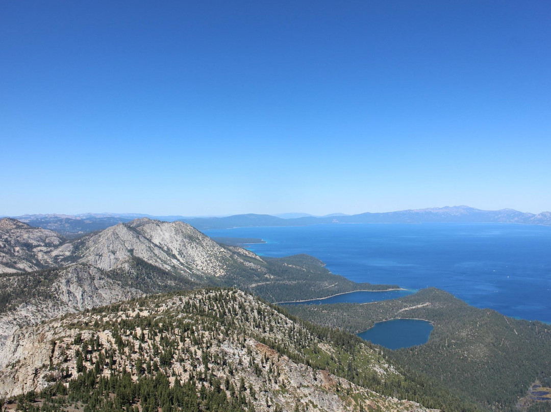 Mt. Tallac Trail景点图片