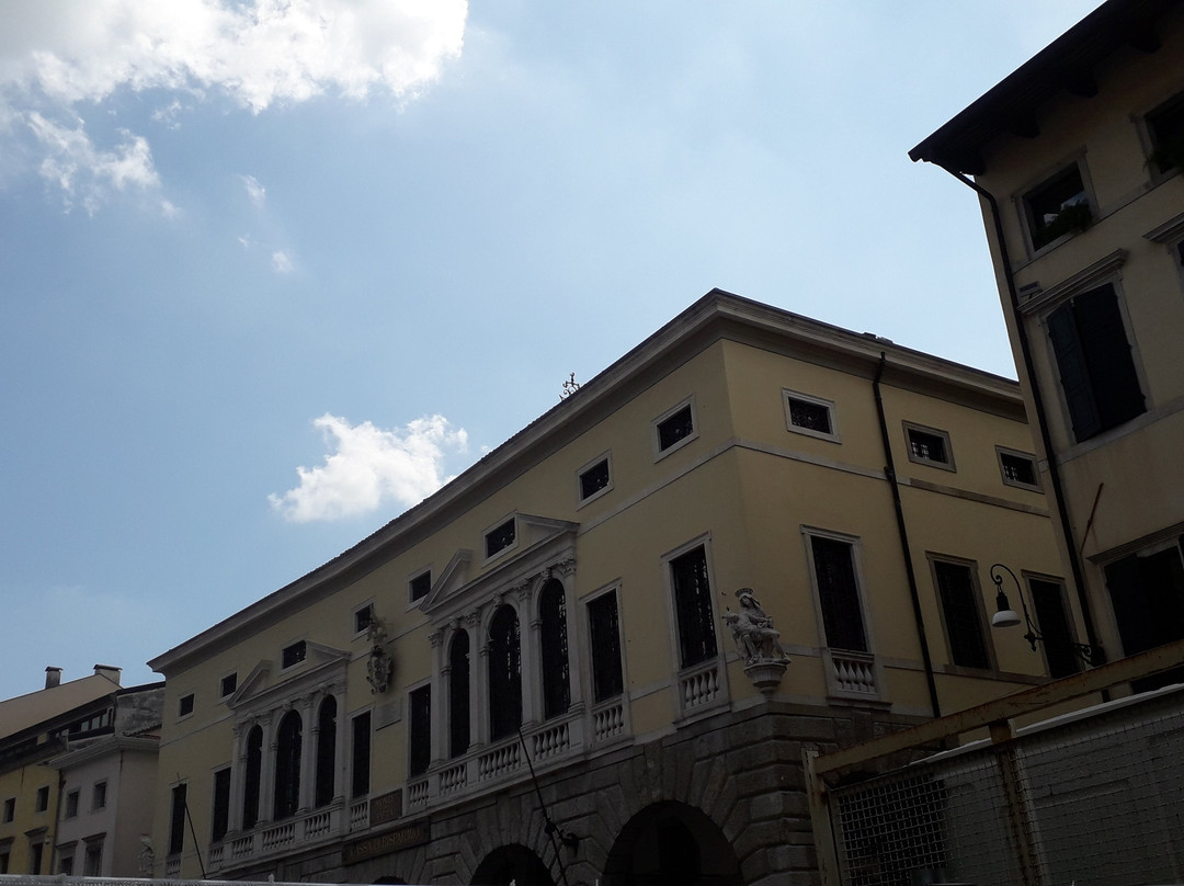 Palazzo del Monte di Pieta景点图片