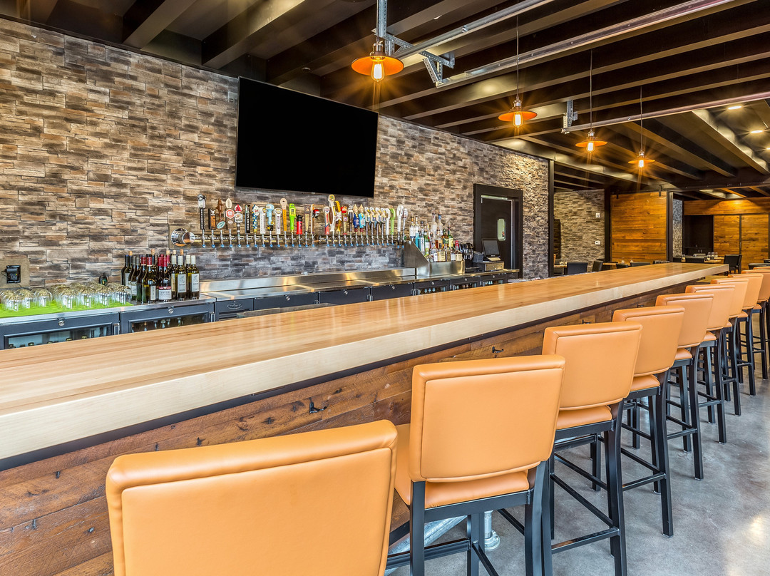 Cobblestone Hotel & Suites - Stevens Point主图