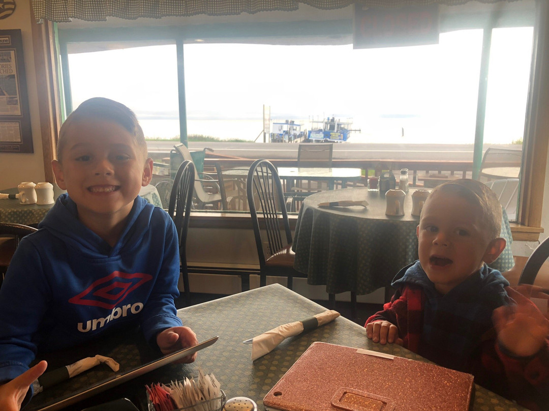 Twin Pines Resort主图