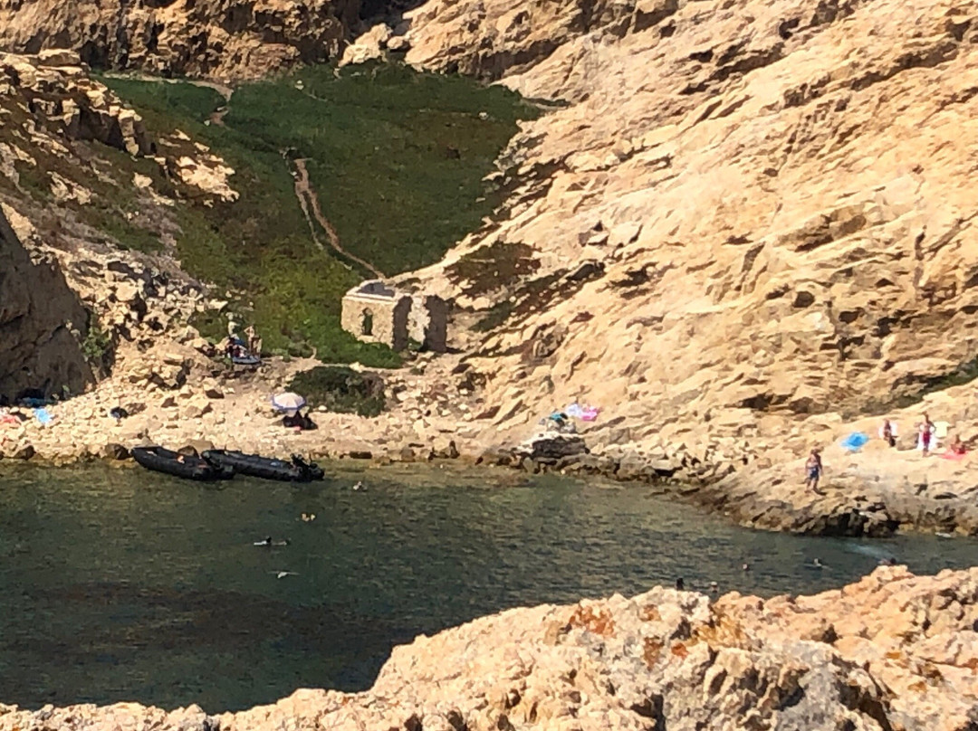 Crique-Ile Rousse必去景点