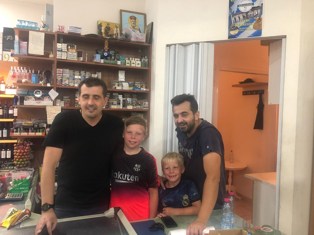 Super Market Nicolas-Barbati必去景点