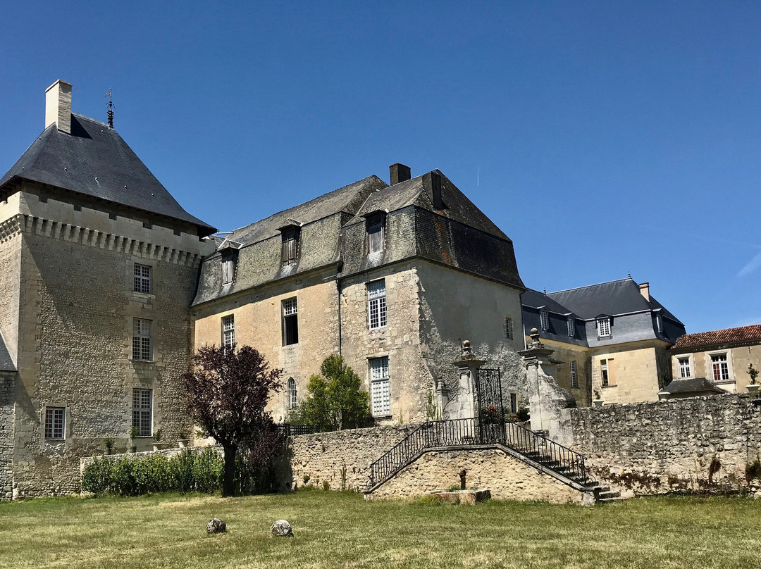 Château de Chalais景点图片