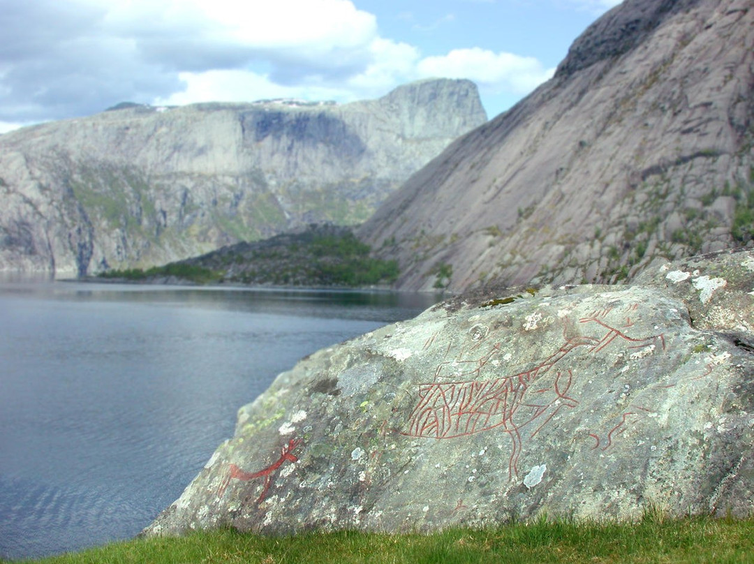 Vingen Rock-carving Site景点图片