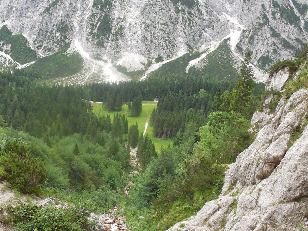 The Crne Vode Waterfall-Kranjska Gora必去景点