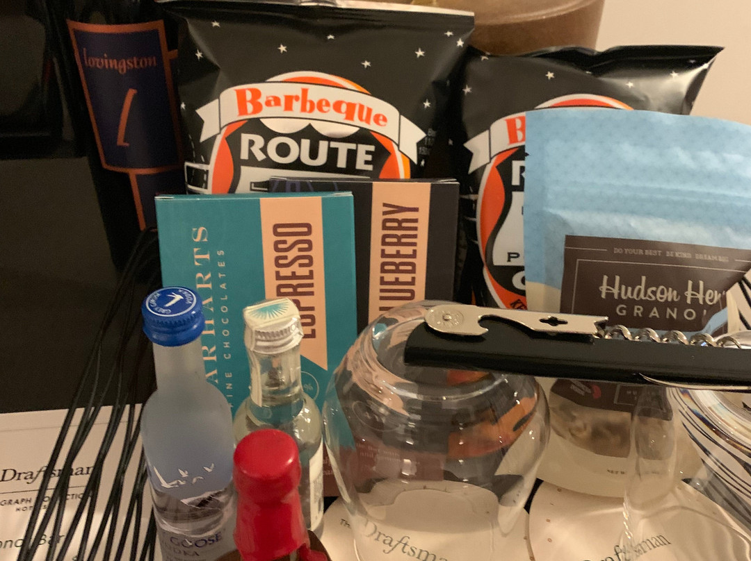 The Draftsman, Autograph Collection主图