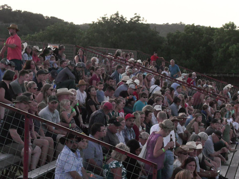 Crider's Rodeo & Dance Hall-Hunt必去景点