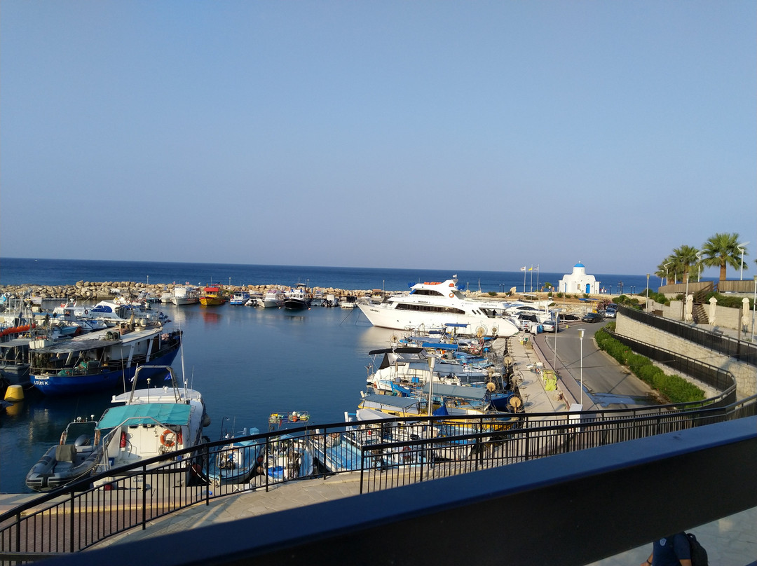 The Golden Coast Beach Hotel主图