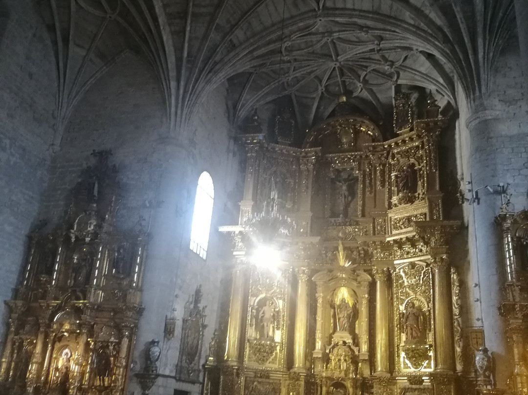 Iglesia de Santiago-Puente la Reina必去景点