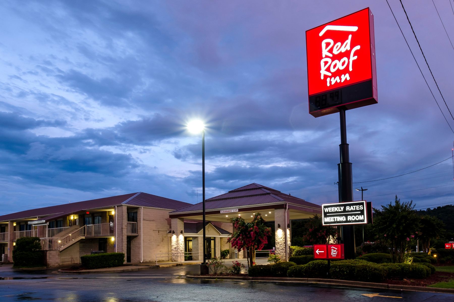 加兹登红顶酒店-官方