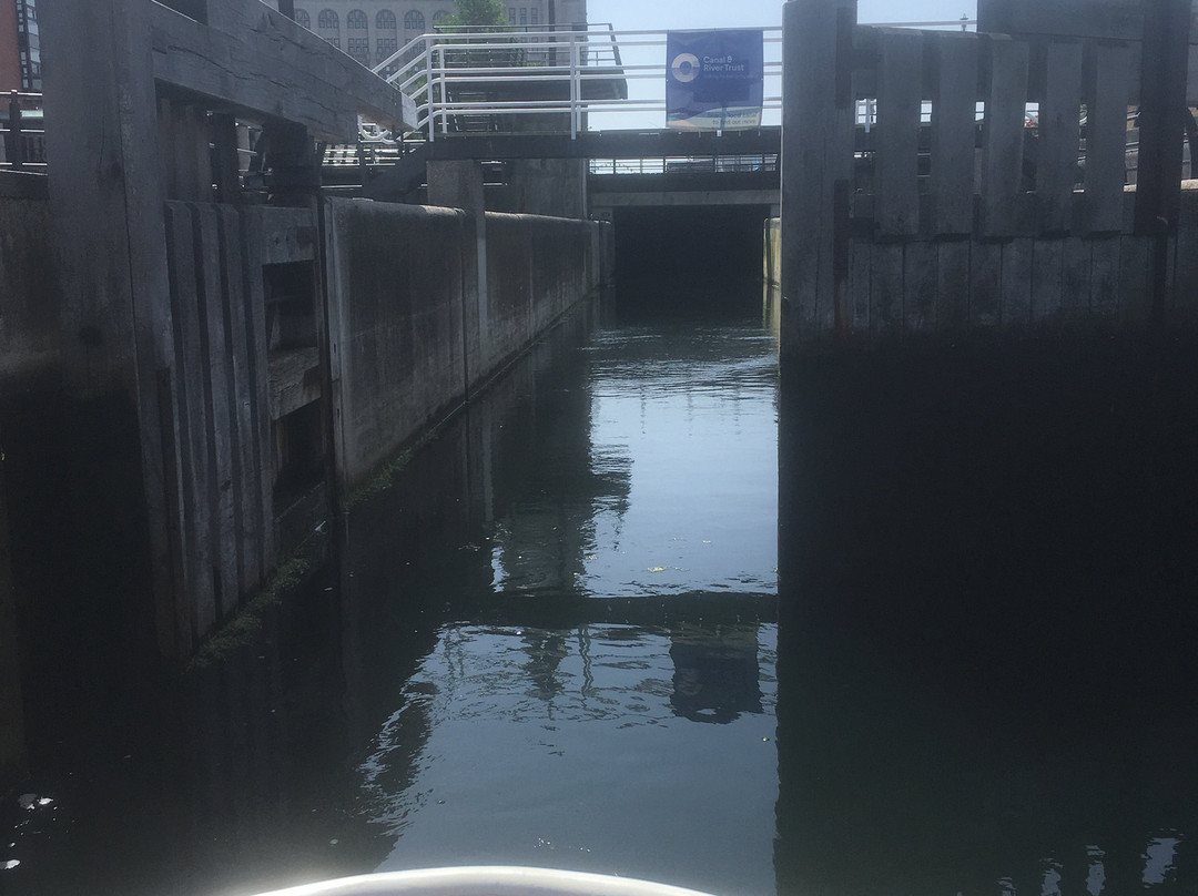 Pride of Sefton Narrowboat-利物浦必去景点