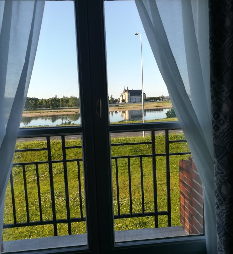 Logis Hôtel Sully le Château主图