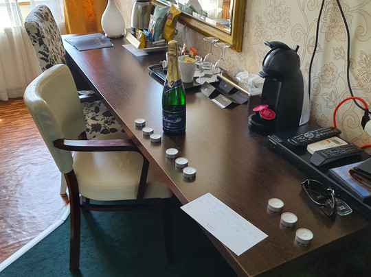 派特罗恩时尚酒店