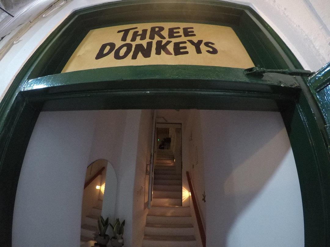 Three Donkeys景点图片