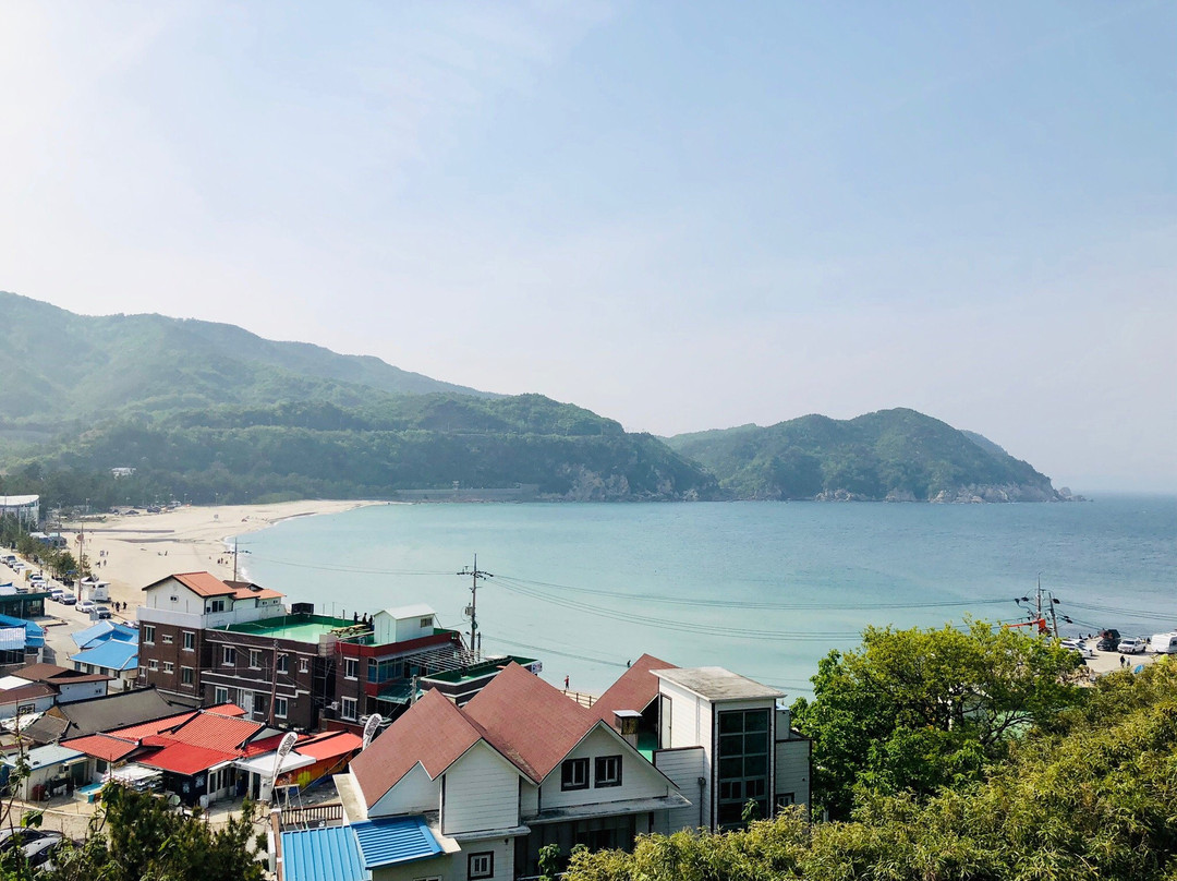 Yonghwa Beach-三陟市必去景点