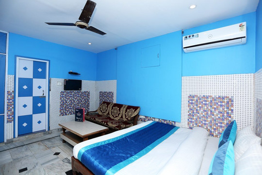 OYO 9044 Hotel Yatrik主图