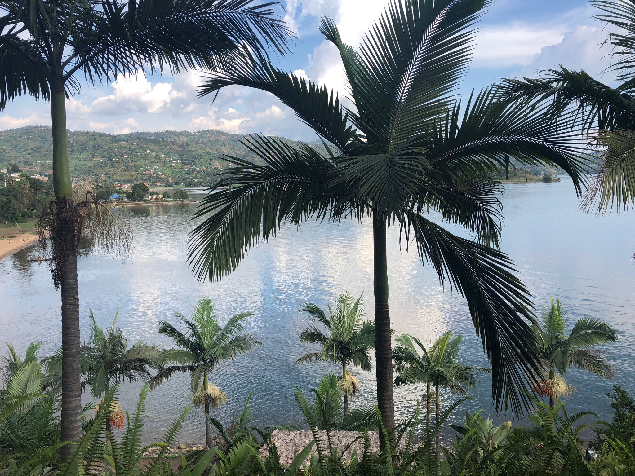 Waterfront Resort Lake Kivu-官方
