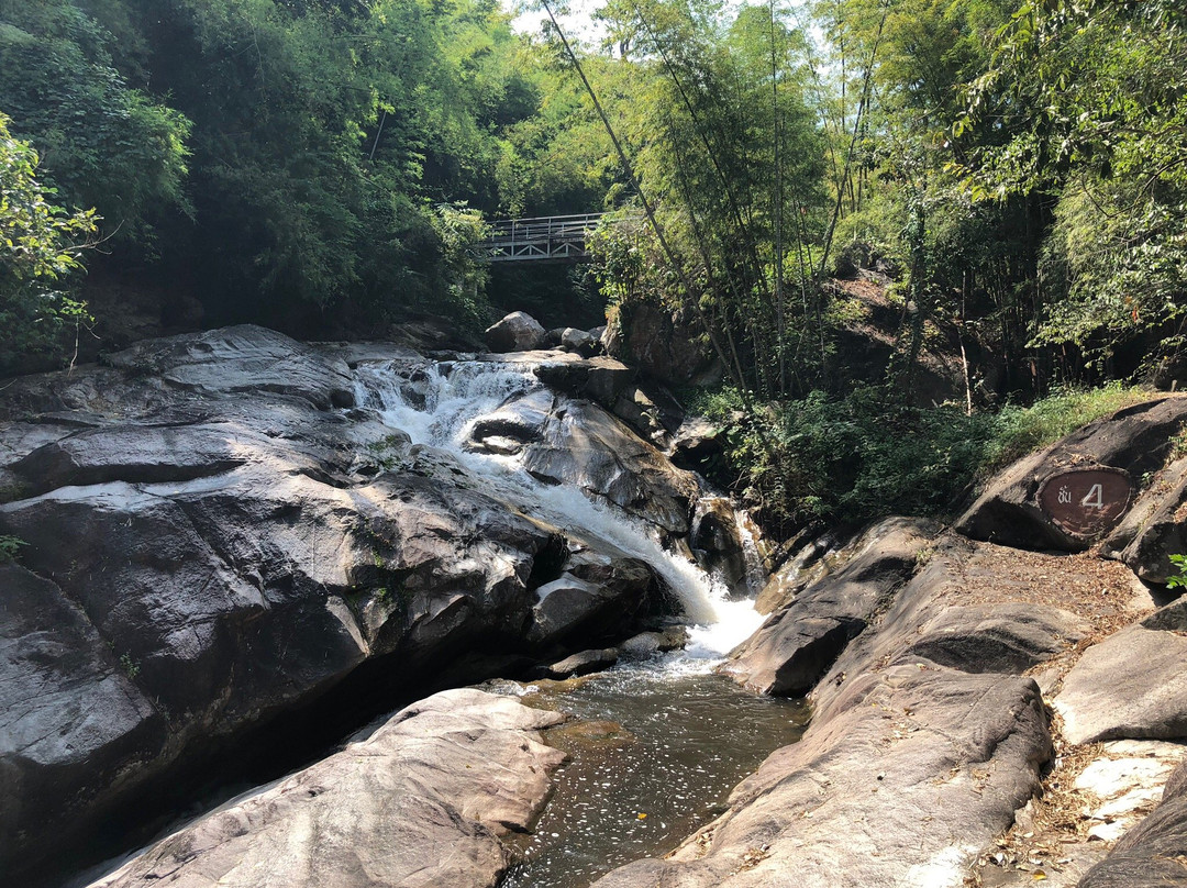 Kao Chon Waterfall景点图片