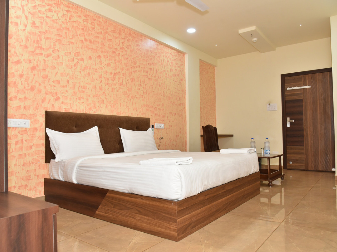 Jay Bhole Hotel And Rooms